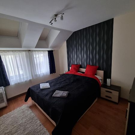 Merry&Car - Huge Balcony + Living Room + 2Br Budapest Exteriör bild