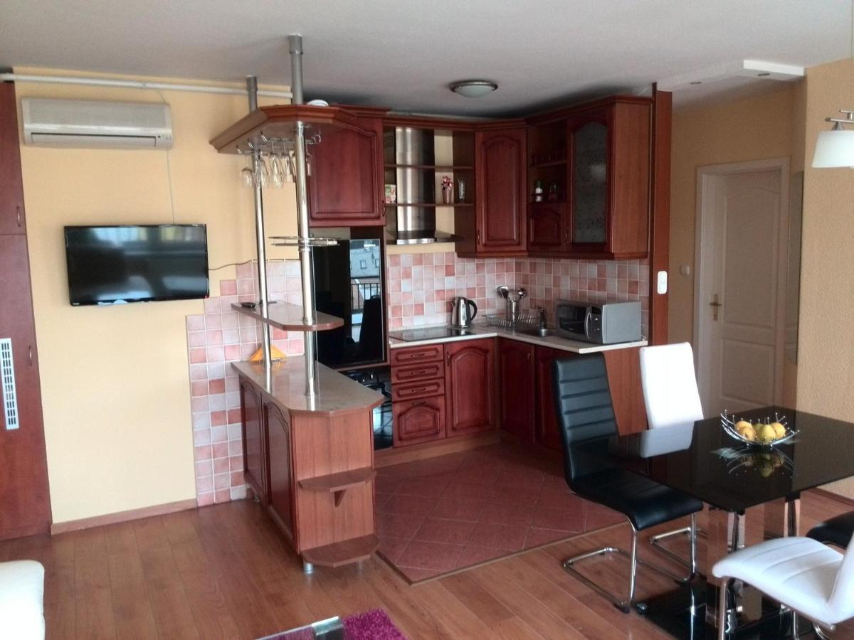 Merry&Car - Huge Balcony + Living Room + 2Br Budapest Exteriör bild